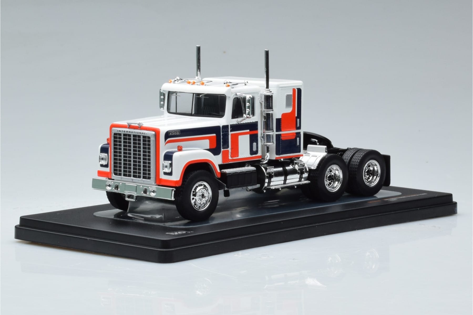 International Transtar 4300 Bílý IXO 1:43 TR153 Kov