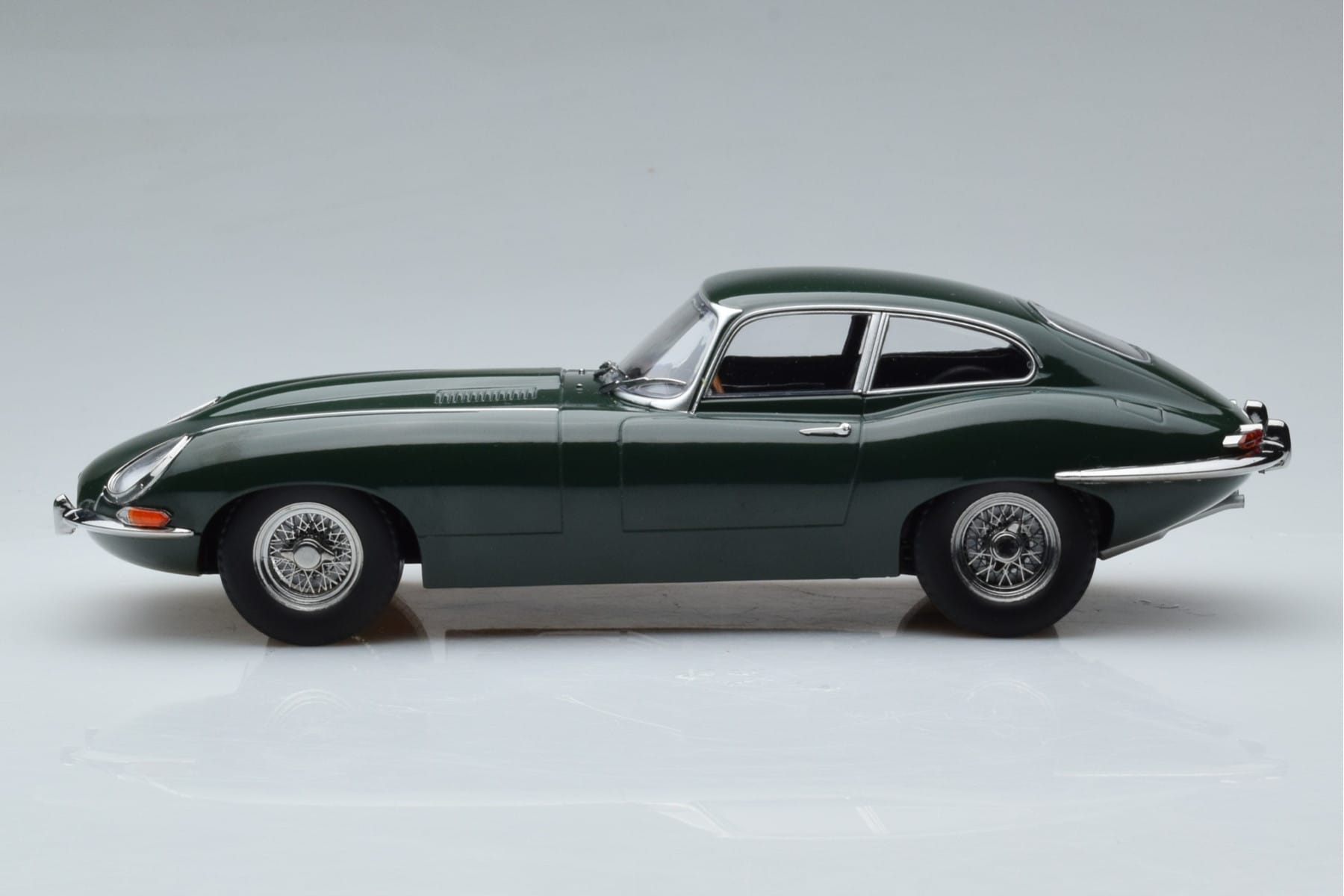 Jaguar E-Type Series 1 British Racing Zelený KK-Scale 1:18 KKDC180431 Kov – obrázek 3 z 6