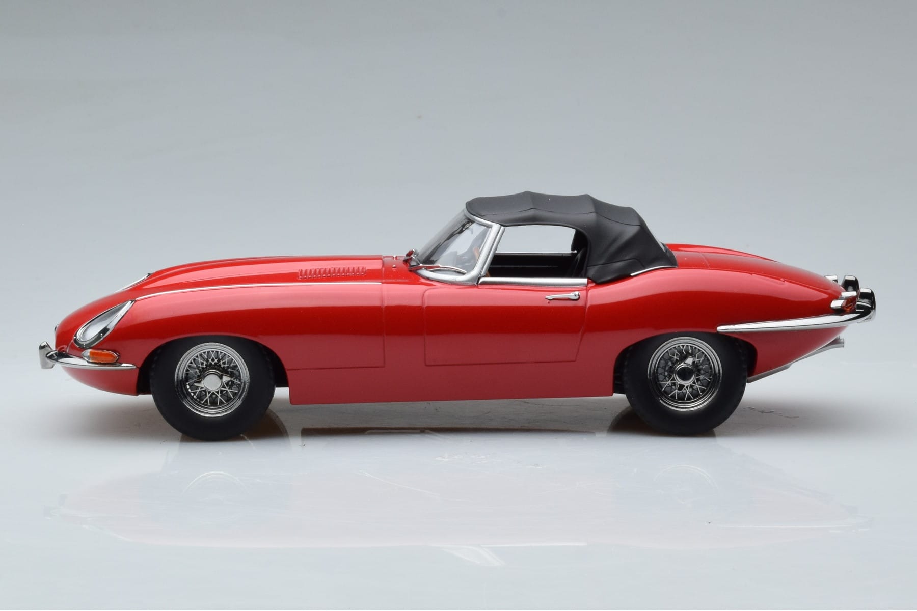 Jaguar E-Type Series 1 Roadster Červený KK-Scale 1:18 KKDC180484 Kov – obrázek 3 z 6
