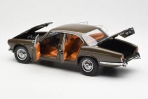 Jaguar XJ6 Series 1 4.2 Sable Hnědý Paragon 1:18 2011004 Kov – obrázek 5 z 8