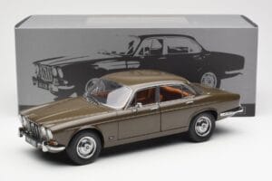 Jaguar XJ6 Series 1 4.2 Sable Hnědý Paragon 1:18 2011004 Kov – obrázek 8 z 8