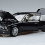 Jaguar XJ6 X350 Ebony Černý Almost Real 1:18 - image 2 of 11