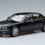 Jaguar XJ6 X350 Ebony Černý Almost Real 1:18