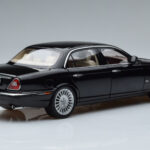 Jaguar XJ6 X350 Ebony Černý Almost Real 1:18 - image 3 of 11