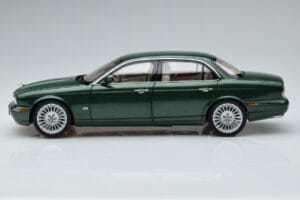 Jaguar XJ6 X350 Racing Zelený Almost Real 1:18 810502 Kov – obrázek 5 z 13