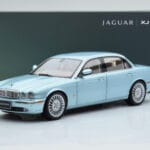 Jaguar XJ6 X350 Seafrost Světle Modrý Almost Real 1:18 - image 11 of 11
