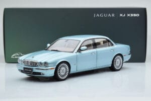 Jaguar XJ6 X350 Seafrost Světle Modrý Almost Real 1:18 810503 Kov – obrázek 11 z 11