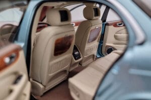 Jaguar XJ6 X350 Seafrost Světle Modrý Almost Real 1:18 810503 Kov – obrázek 10 z 11