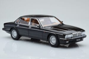 Jaguar XJ6 XJ40 Ebony Černý Almost Real 1:18 810543 Kov – obrázek 6 z 11