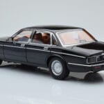 Jaguar XJ6 XJ40 Ebony Černý Almost Real 1:18 - image 7 of 11