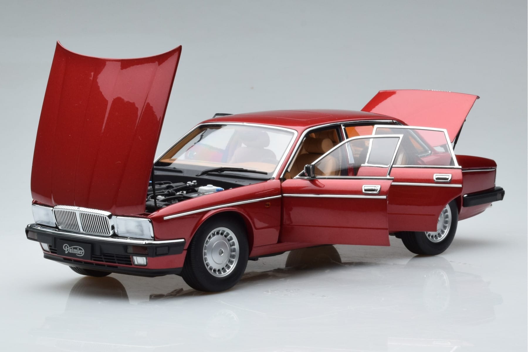 Jaguar XJ6 XJ40 Flamenco Červený Almost Real 1:18 810541 Kov – obrázek 2 z 11