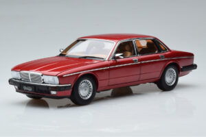 Jaguar XJ6 XJ40 Flamenco Červený Almost Real 1:18