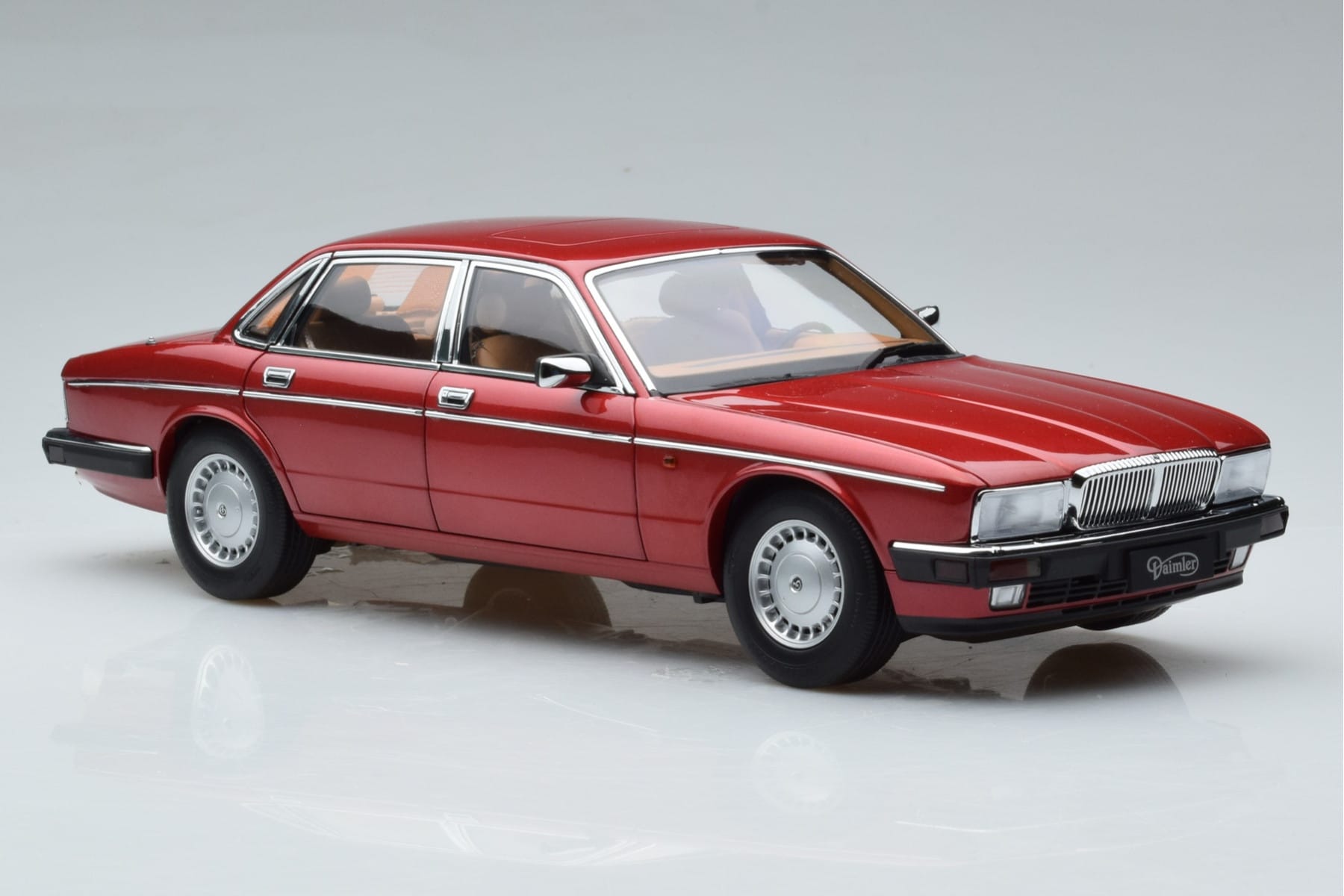 Jaguar XJ6 XJ40 Flamenco Červený Almost Real 1:18 810541 Kov – obrázek 6 z 11