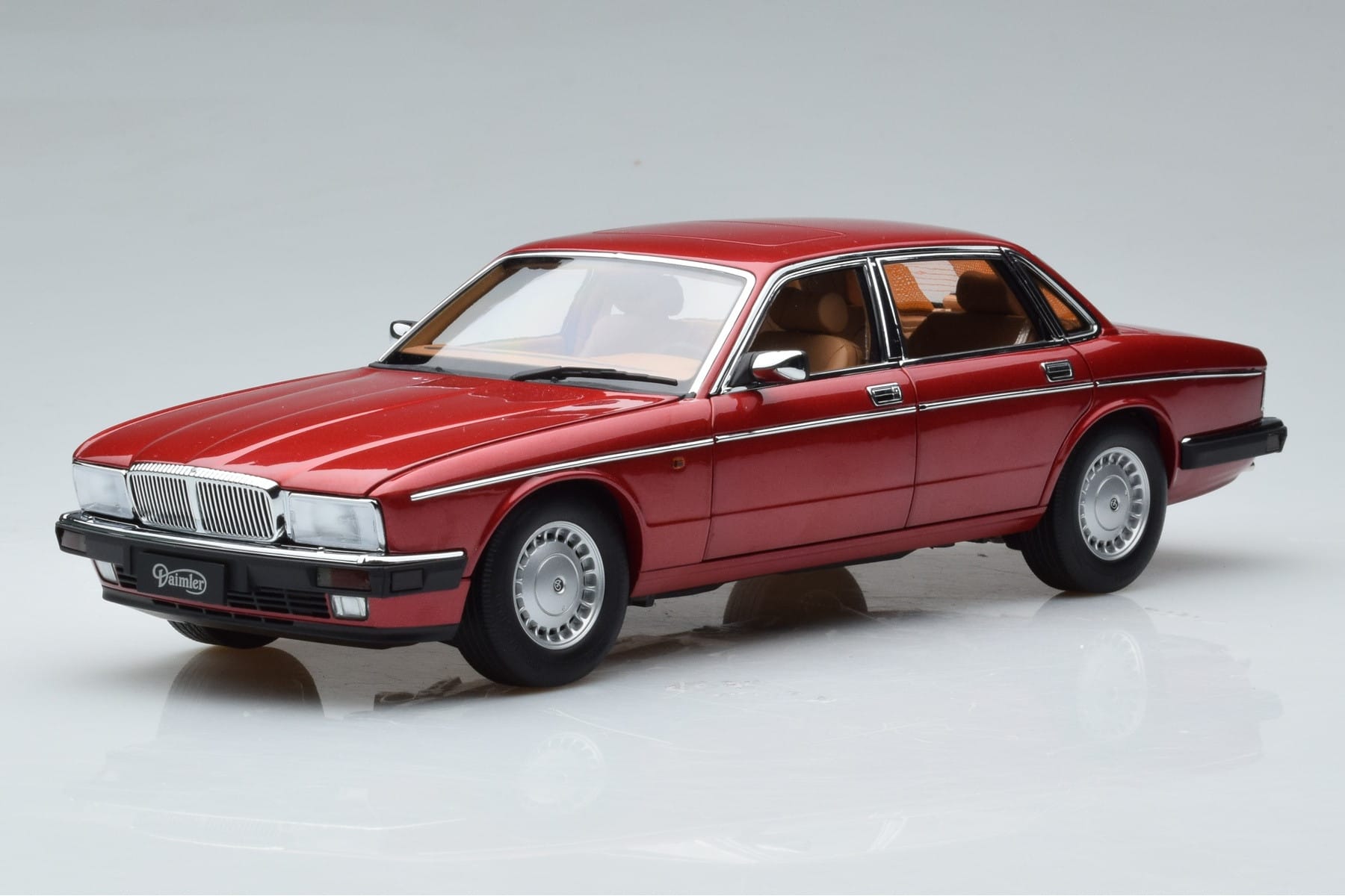 Jaguar XJ6 XJ40 Flamenco Červený Almost Real 1:18 810541 Kov