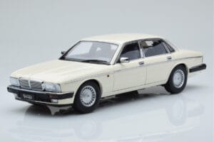 Jaguar XJ6 XJ40 Glacier Bílý Almost Real 1:18 810542