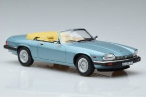 Jaguar XJS V12 Kabriolet Světle Modrý Metalíza Norev 1:18 182635 Kov – obrázek 4 z 6