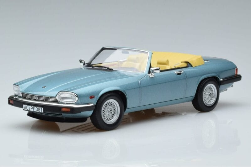 Jaguar XJS V12 Kabriolet Světle Modrý Metalíza Norev 1:18 182635 Kov