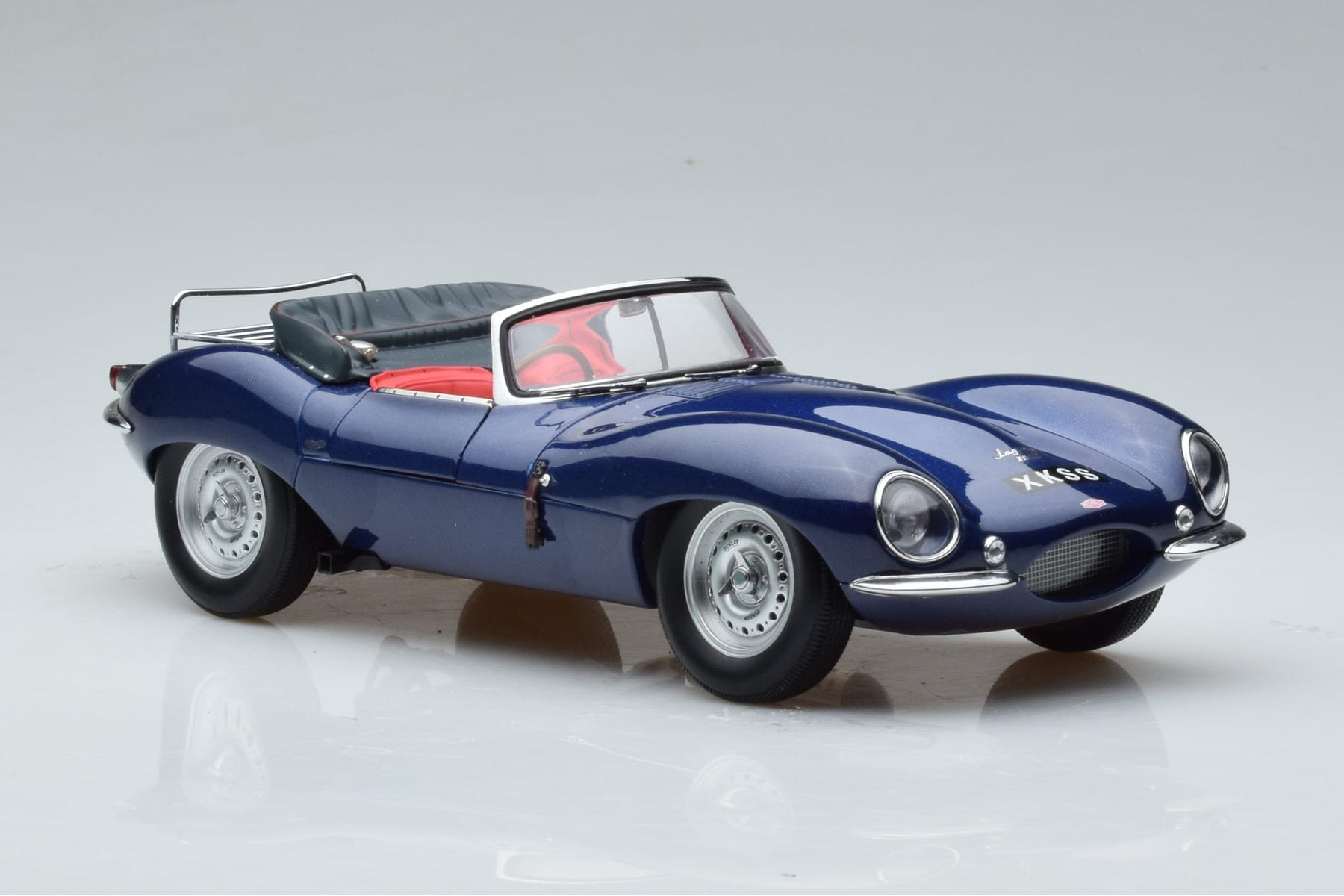 Jaguar XKSS Modrý AUTOart 1:18 73510 Kov – obrázek 6 z 9