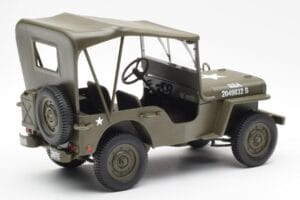 Jeep Willys S Plachtou UT Models 1:18 180149002 Kov – obrázek 2 z 6