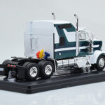 Kenworth W900 Zelený Bílý IXO 1:43 - image 2 of 6