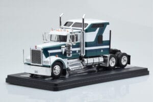 Kenworth W900 Zelený Bílý IXO 1:43 TR164