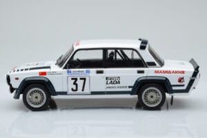 Lada 2105 VFTS #37 H. Ohu Rally Acropolis 1983 IXO 1:18 18RMC145 Kov – obrázek 3 z 6