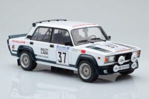 Lada 2105 VFTS #37 H. Ohu Rally Acropolis 1983 IXO 1:18 18RMC145 Kov – obrázek 4 z 6