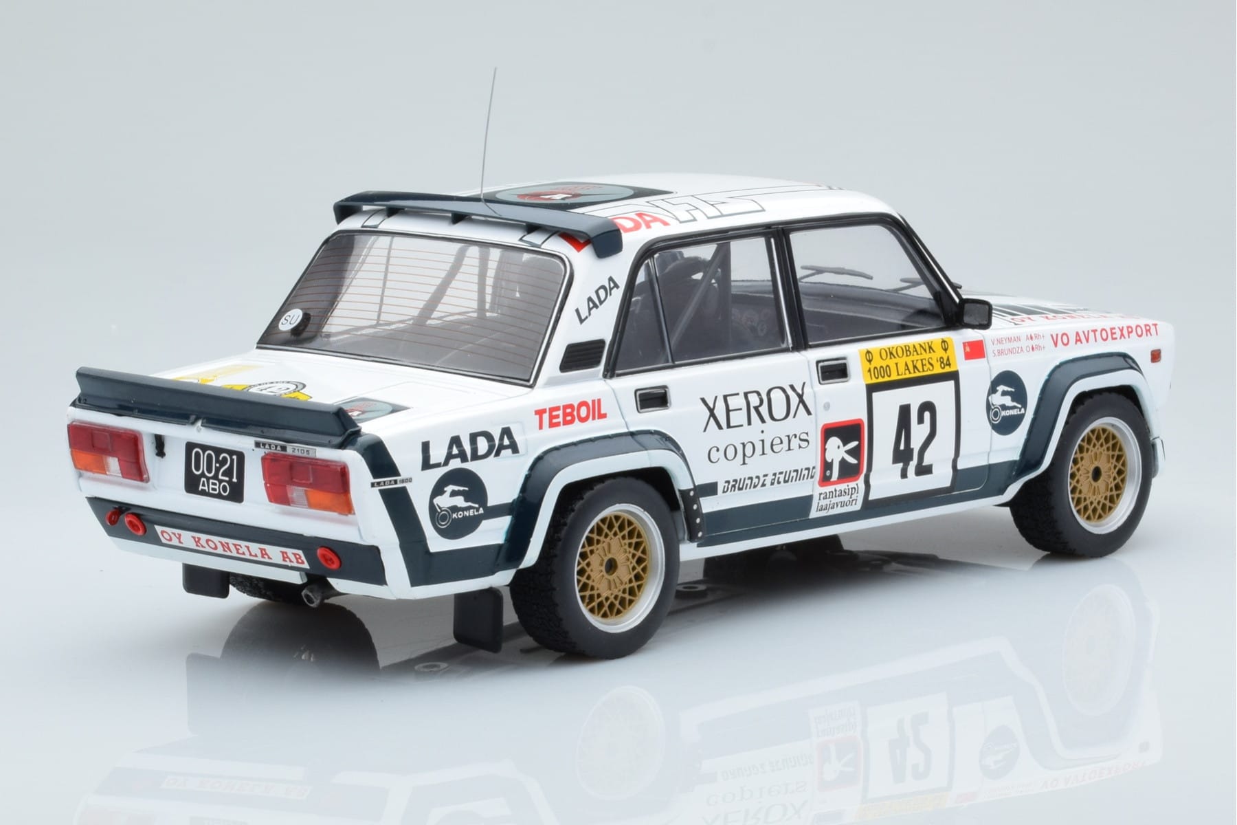 Lada 2105 VFTS #42 S. Brundza Rally 1000 Lakes 1984 IXO 1:18 18RMC146 Kov – obrázek 2 z 6