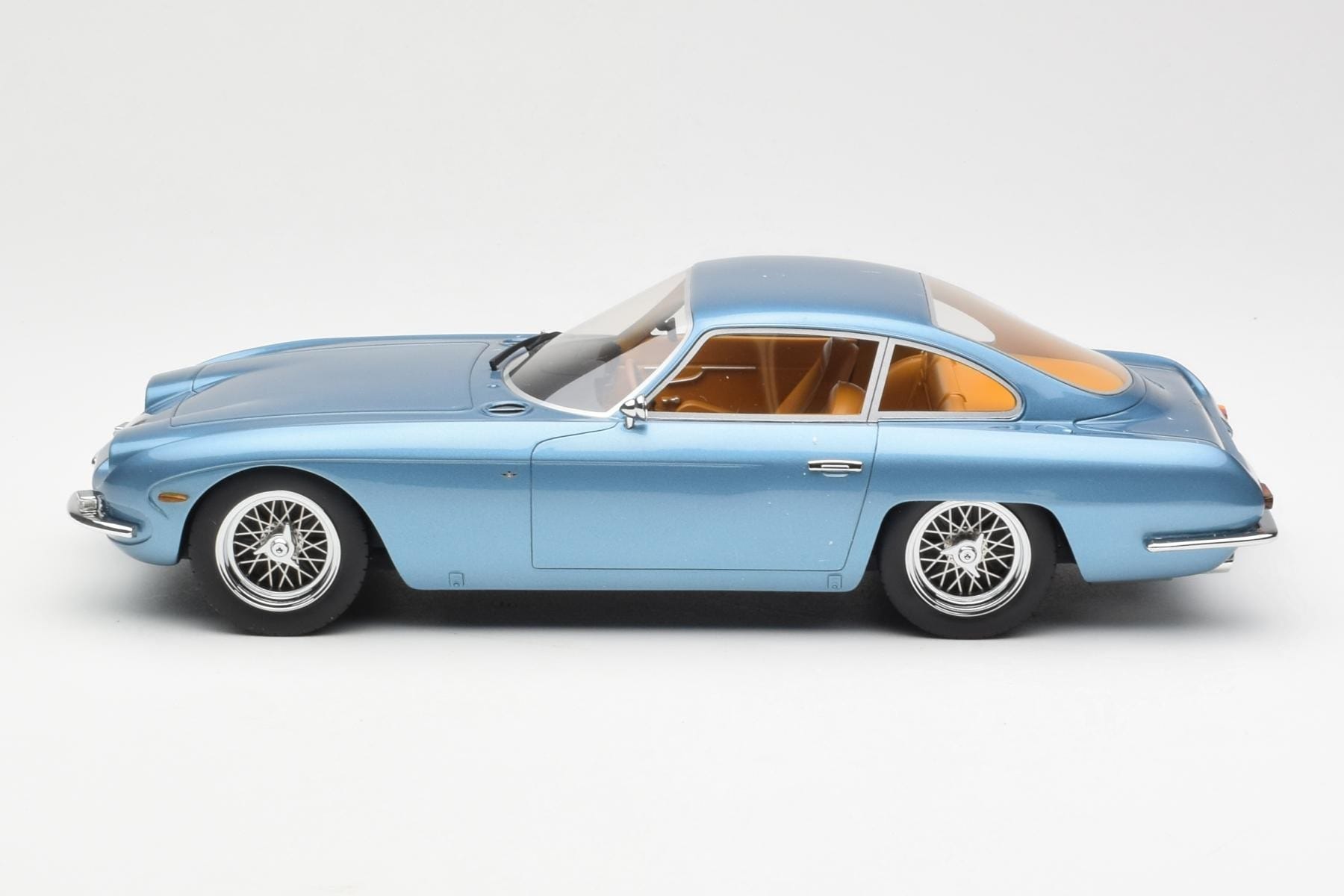 Lamborghini 350 GT Světle Modrá Metalická CMR 1:18 CMR002 Kov – obrázek 3 z 6