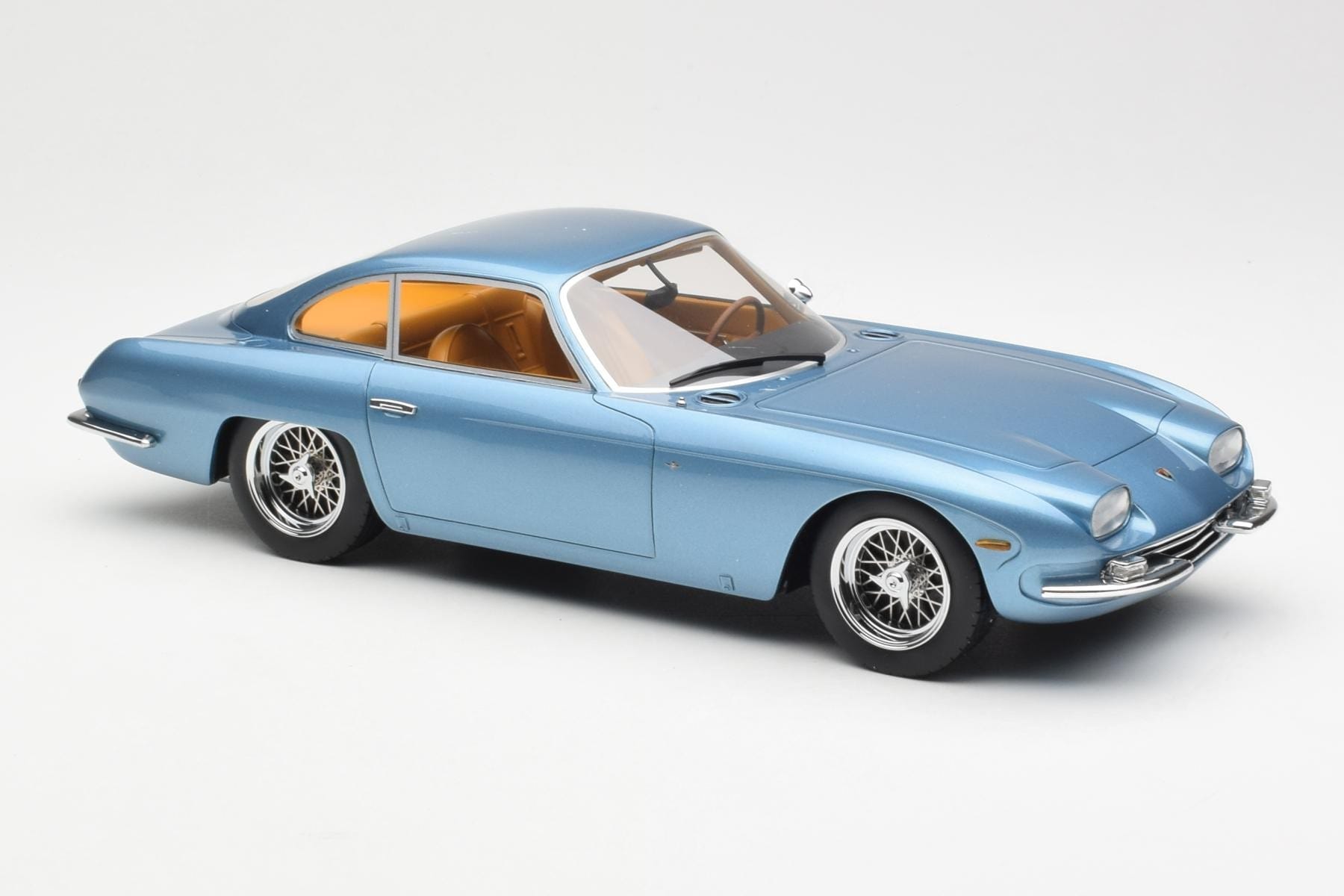 Lamborghini 350 GT Světle Modrá Metalická CMR 1:18 CMR002 Kov – obrázek 4 z 6