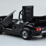 Lamborghini Countach LP5000S Černý AUTOart 1:18 - image 3 of 10