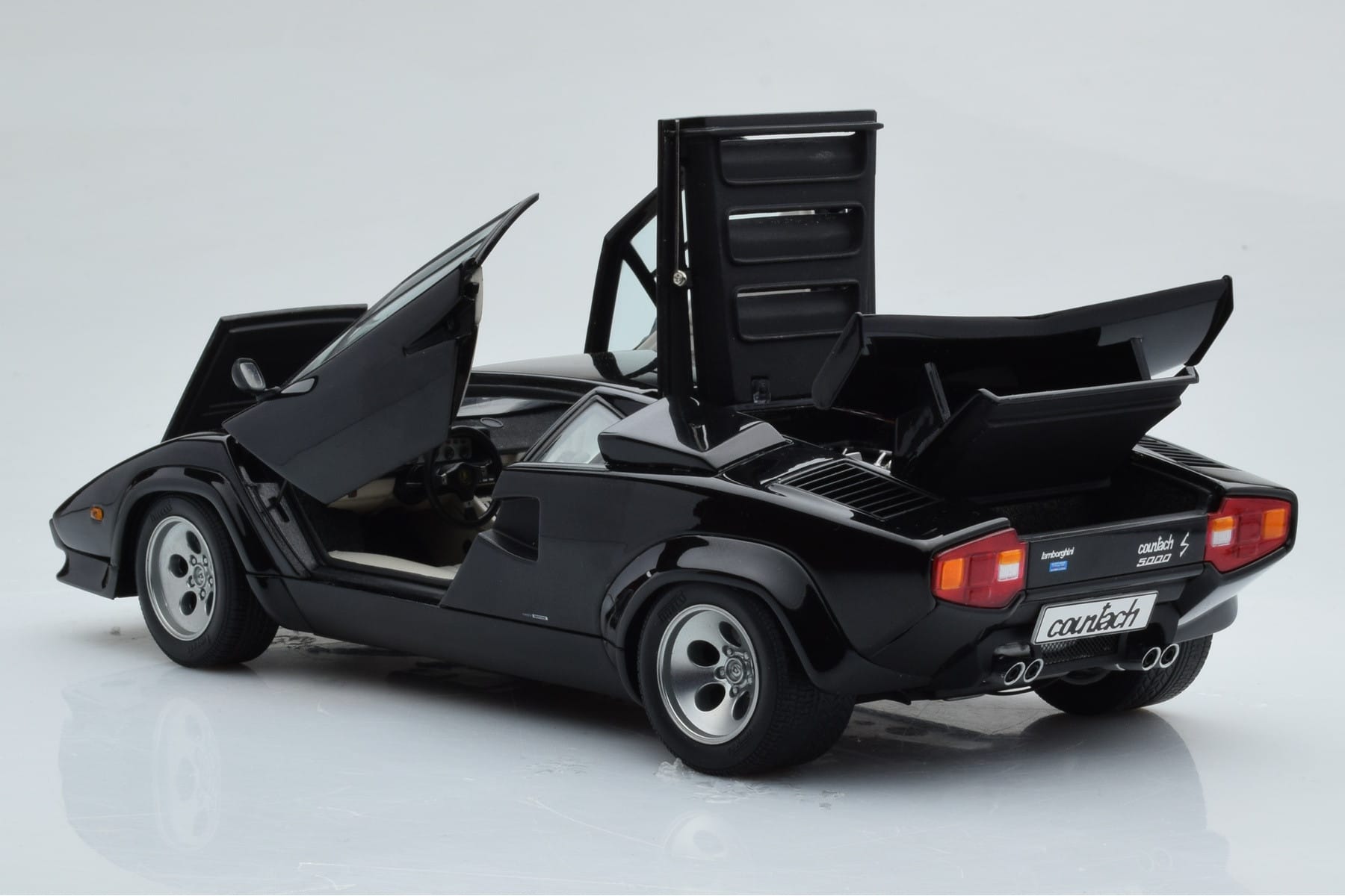 Lamborghini Countach LP5000S Černý AUTOart 1:18 74533 Kov – obrázek 3 z 10