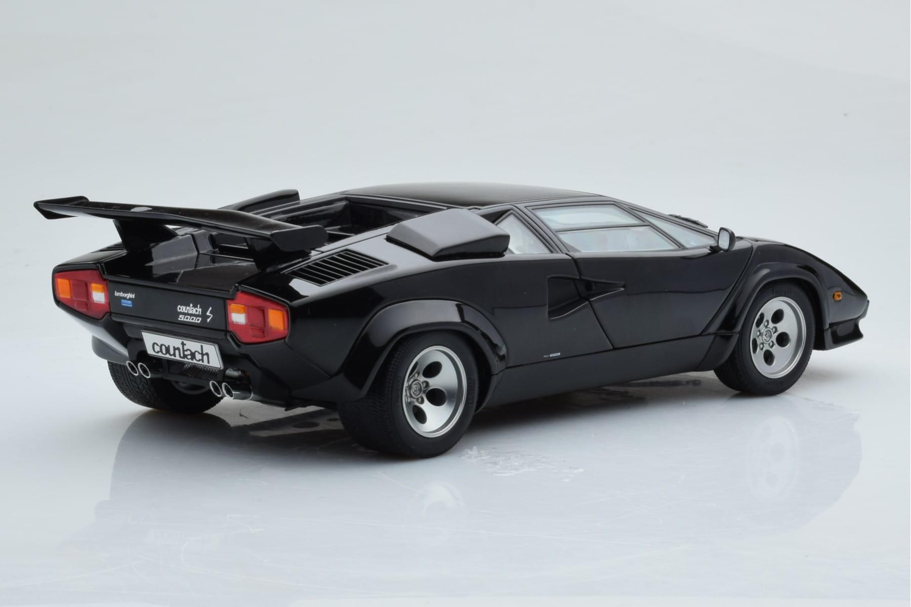 Lamborghini Countach LP5000S Černý AUTOart 1:18 74533 Kov – obrázek 4 z 10
