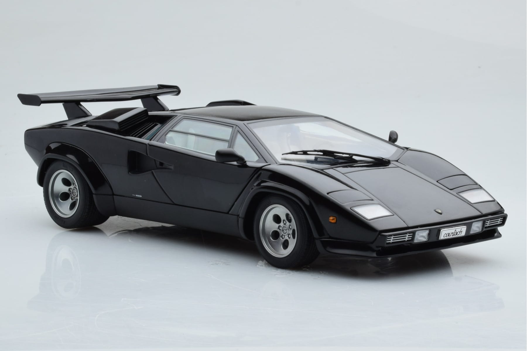 Lamborghini Countach LP5000S Černý AUTOart 1:18 74533 Kov – obrázek 6 z 10