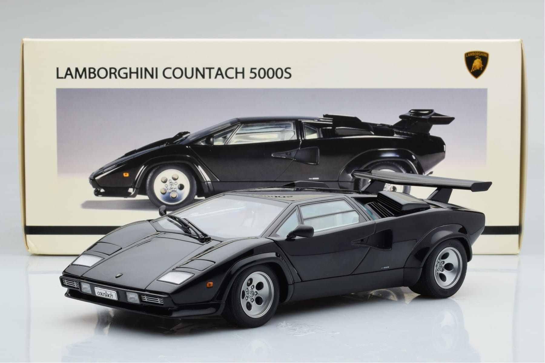 Lamborghini Countach LP5000S Černý AUTOart 1:18 74533 Kov – obrázek 10 z 10