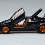 Lamborghini Countach LP500S Walter Wolf Tmavě Modrý Kyosho 1:18 - image 4 of 11
