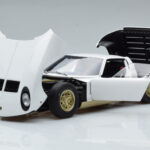 Lamborghini Miura SV Bílý AUTOart 1:18 - image 2 of 8