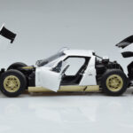 Lamborghini Miura SV Bílý AUTOart 1:18 - image 4 of 8