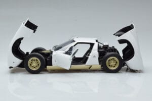 Lamborghini Miura SV Bílý AUTOart 1:18 74544 Kov – obrázek 4 z 8