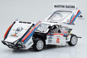Lancia 037 Martini #8 A. Bettega / M. Perissinot Safari Rally 1985 Kyosho 1:18 08306J Kov – obrázek 2 z 8