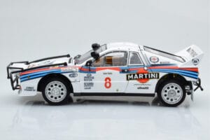 Lancia 037 Martini #8 A. Bettega / M. Perissinot Safari Rally 1985 Kyosho 1:18 08306J Kov – obrázek 5 z 8