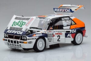 Lancia Delta HF Integrale Evoluzione #2 C. Sainz / L. Moya Tour de Corse 1993 Kyosho 1:18 08348J Kov – obrázek 2 z 9