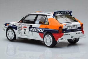 Lancia Delta HF Integrale Evoluzione #2 C. Sainz / L. Moya Tour de Corse 1993 Kyosho 1:18 08348J Kov – obrázek 6 z 9