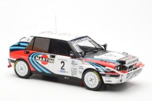 Lancia Delta Integrale 16V #2 M. Biasion / T. Siviero Rally Safari 1990 IXO 1:18 18RMC139A Kov – obrázek 4 z 6