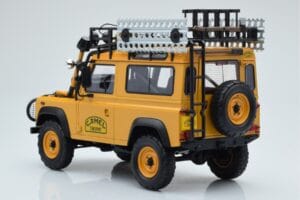 Land Rover Defender 90 Camel Trophy Borneo 1985 Almost Real 1:18 810213 Kov – obrázek 7 z 8