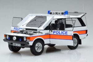 Land Rover Range Rover Policie Almost Real 1:18 810115 Kov – obrázek 2 z 9