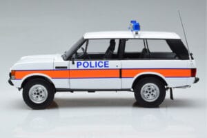 Land Rover Range Rover Policie Almost Real 1:18 810115 Kov – obrázek 4 z 9