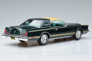 Lincoln Continental Mark V Tmavě Zelený MCG 1:18 MCG18404 Kov – obrázek 2 z 6