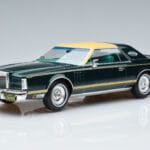 Lincoln Continental Mark V Tmavě Zelený MCG 1:18 MCG18404 Kov