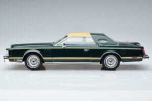 Lincoln Continental Mark V Tmavě Zelený MCG 1:18 MCG18404 Kov – obrázek 3 z 6